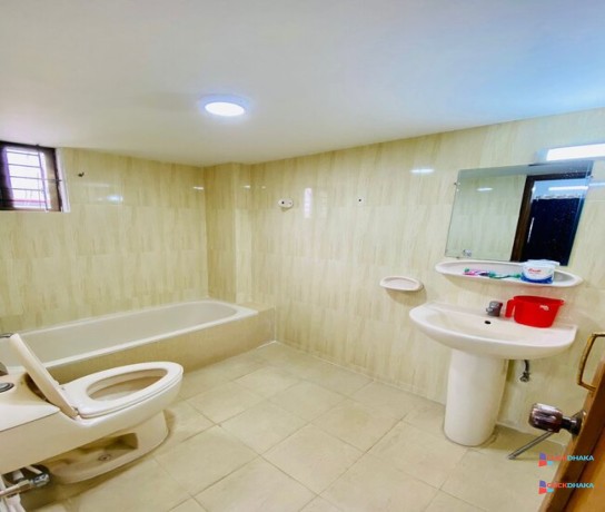 luxurious-3-bedroom-furnished-apartment-for-long-term-rent-in-bashundharara-big-2