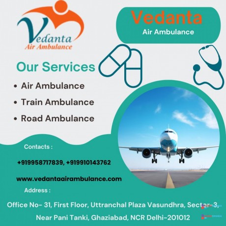 pick-vedanta-air-ambulance-service-in-siliguri-safely-and-reliable-with-medical-equipment-big-0